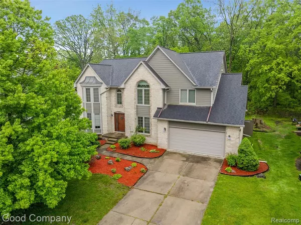 West Bloomfield, MI 48324,5893 CHRISTINA Drive