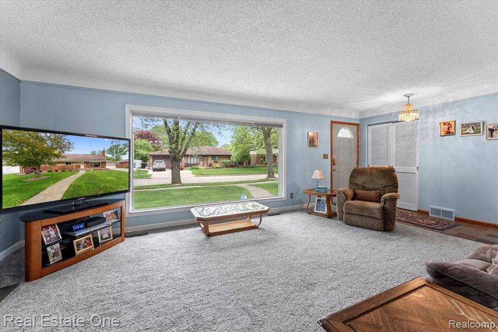 Allen Park, MI 48101,10836 ANDREWS Avenue