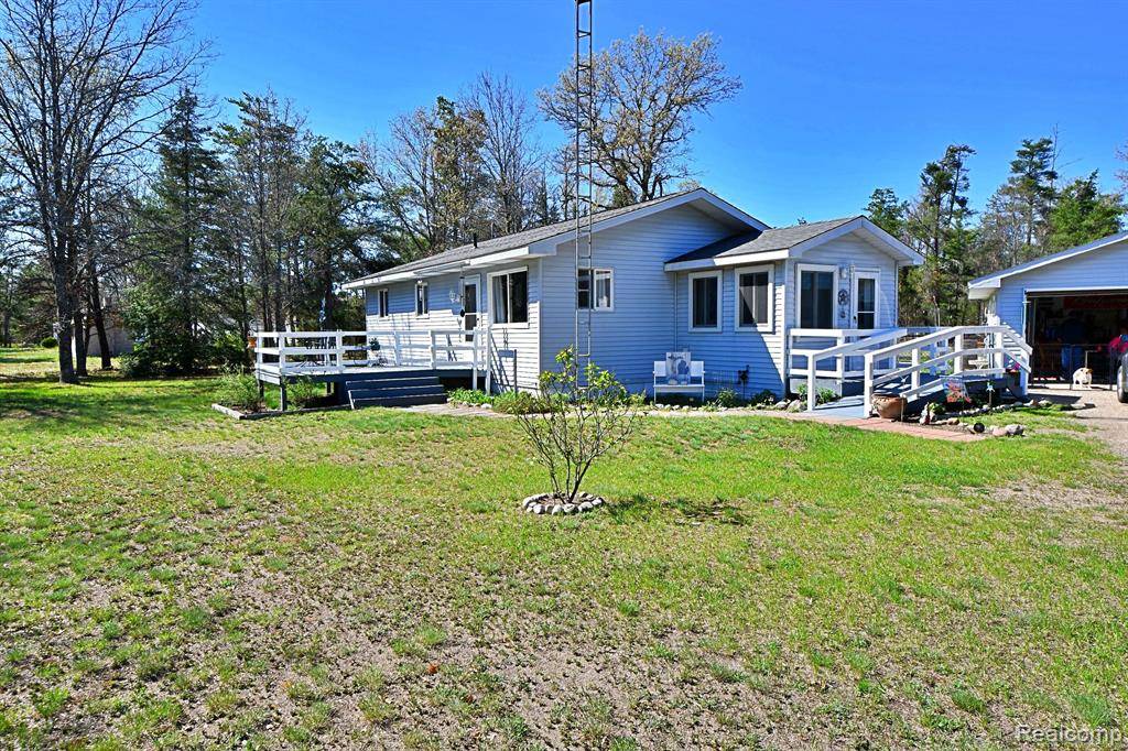2741 E M 72, Grayling, MI 49738