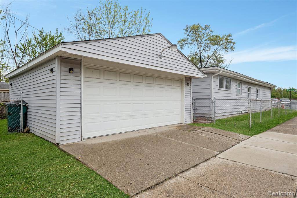 Hazel Park, MI 48030,464 W Jarvis Avenue