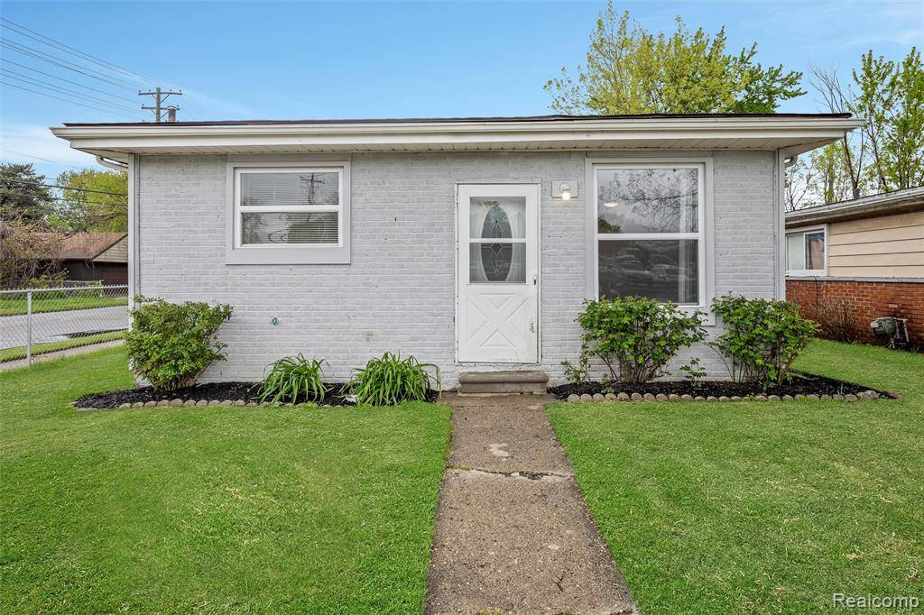 464 W Jarvis Avenue, Hazel Park, MI 48030