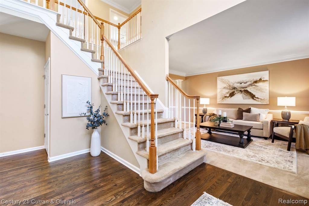 Novi, MI,49255 Braeburn Lane