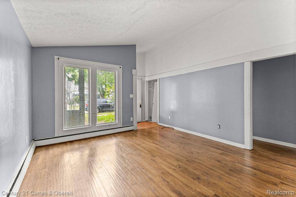Hazel Park, MI 48030,80 E MAHAN Avenue