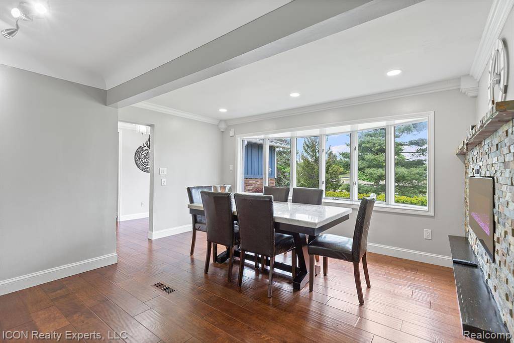 Rochester Hills, MI 48309,1533 WALTON Boulevard