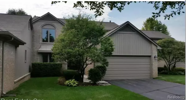 33785 VISTA DR Drive, Farmington Hills, MI 48331