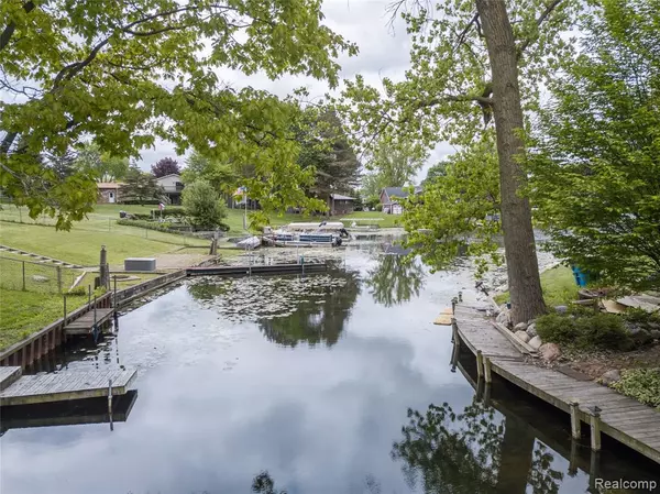 Fenton, MI 48430,000 WENDELL Drive