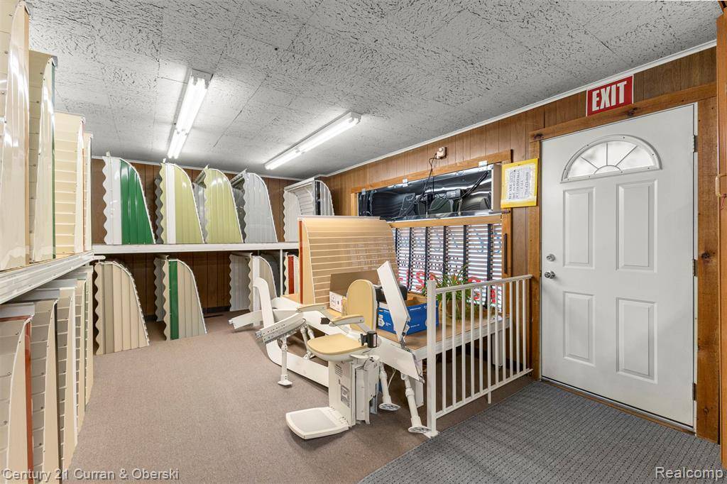 Westland, MI,27618 WARREN Road