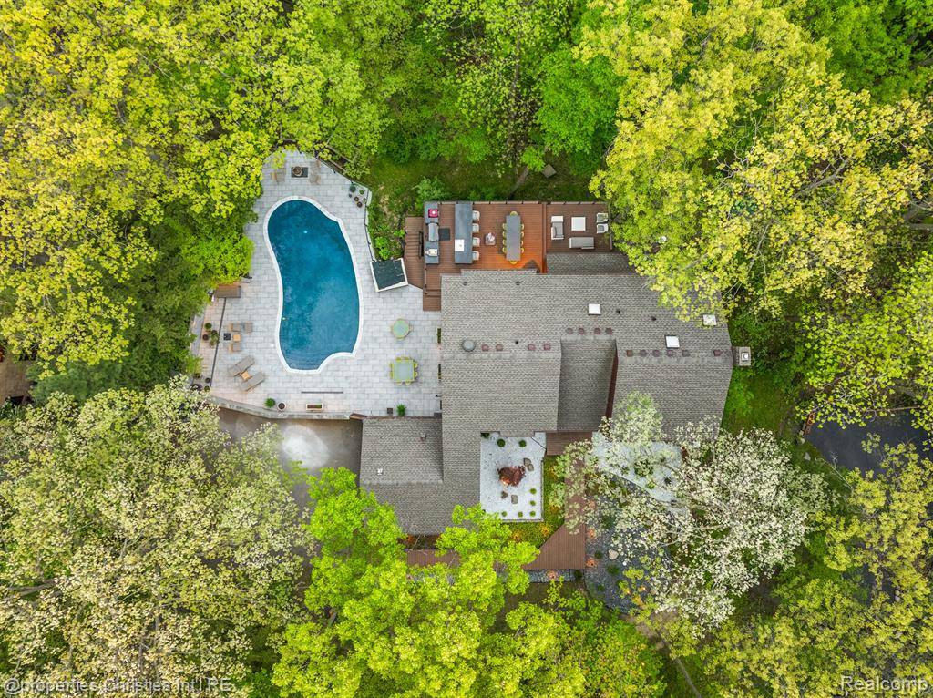 Bloomfield Hills, MI 48301,7371 Lindenmere Drive
