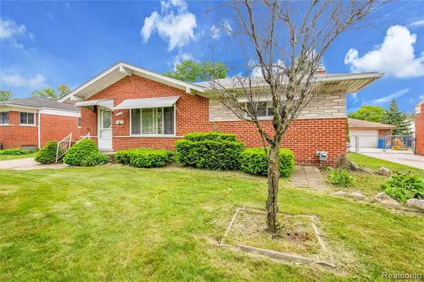 24223 LORETTA Avenue, Warren, MI 48091