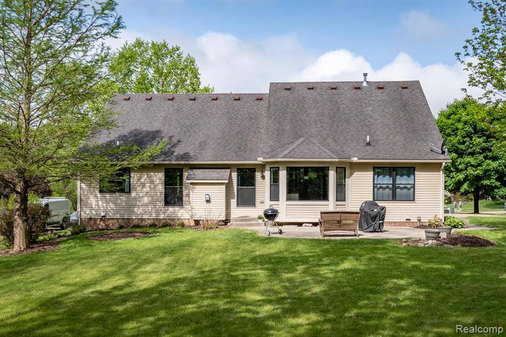 Howell, MI 48843,1542 SUMMERFIELD Lane