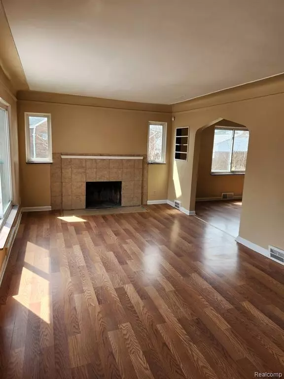 Detroit, MI 48224,10521 ROXBURY Street