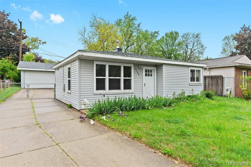 West Bloomfield, MI 48323,4166 FORBUSH Avenue