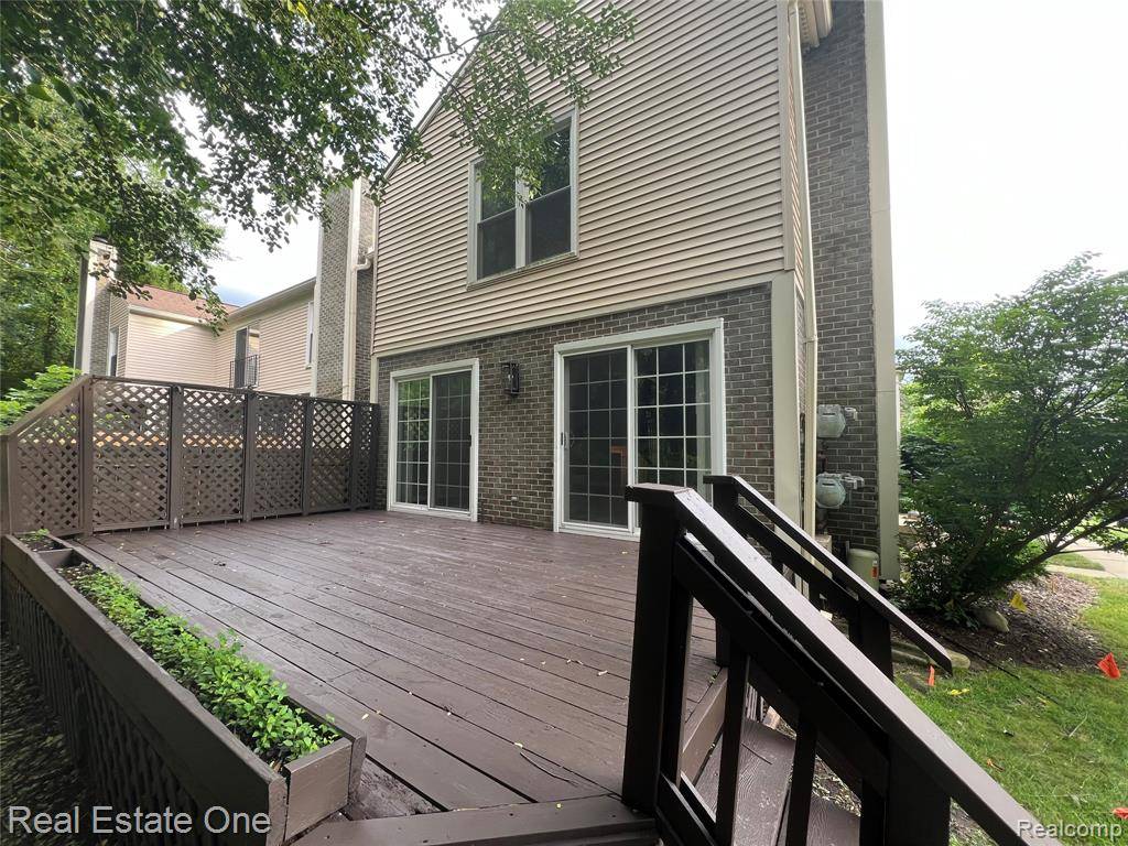 Rochester Hills, MI 48306,1564 Gas Light Lane