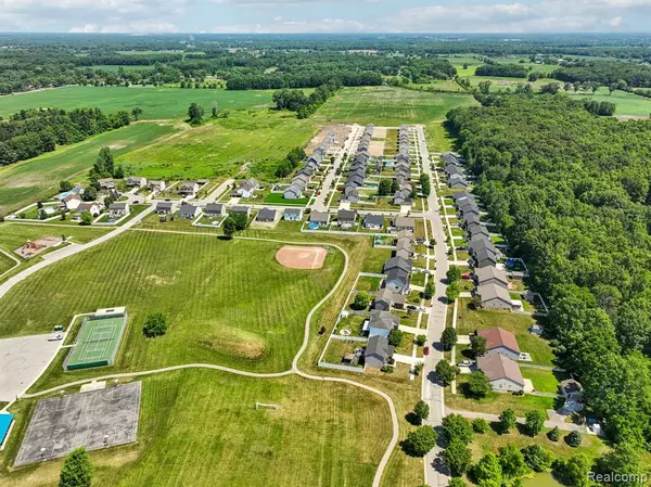 Monroe, MI 48162,2205 GUNNISON Lane