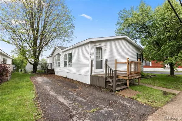 Auburn Hills, MI 48326,351 N. Squirrel Road Lot 178