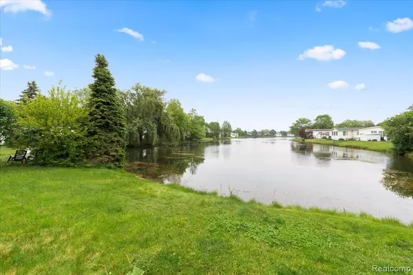 Auburn Hills, MI 48326,351 N. Squirrel Road Lot 178
