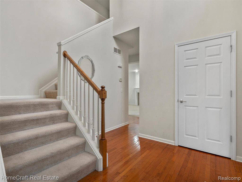 Ypsilanti, MI 48198,7970 HALLIE Drive