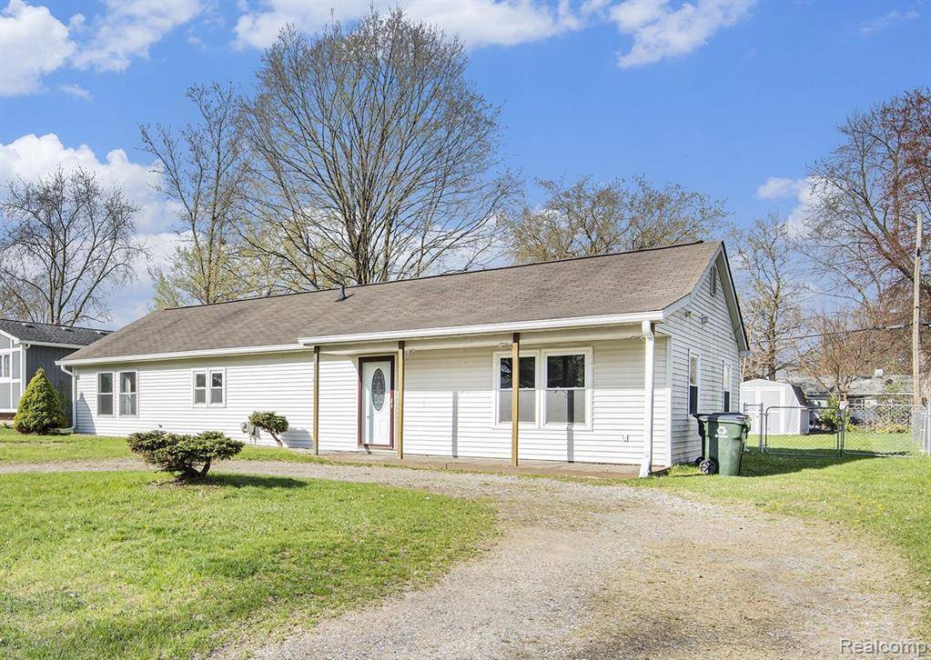 3714 GAINESBOROUGH Drive, Lake Orion, MI