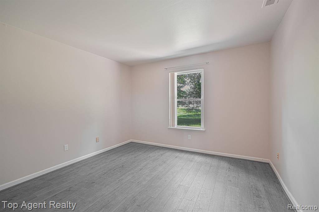 Rochester Hills, MI 48307,1676 CLEMENS Circle
