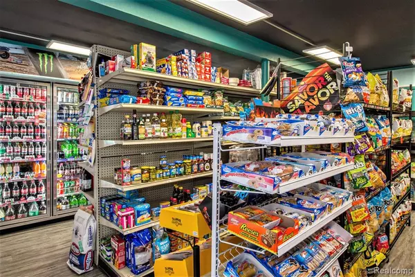 Fenton, MI 48430,7150 BENNETT LAKE Road