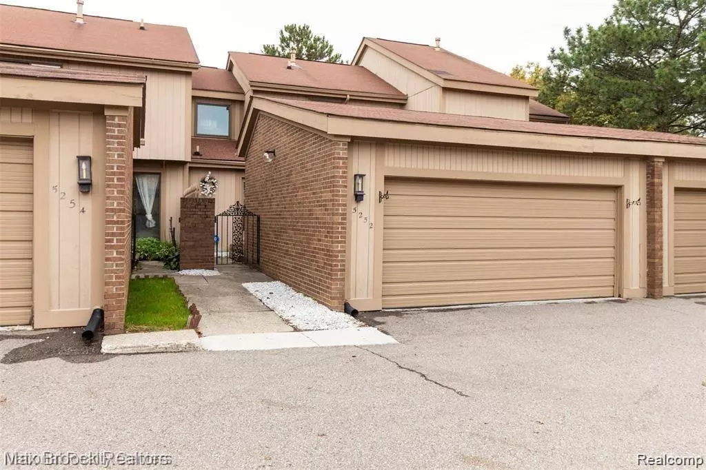 West Bloomfield, MI,5252 WRIGHT WAY E