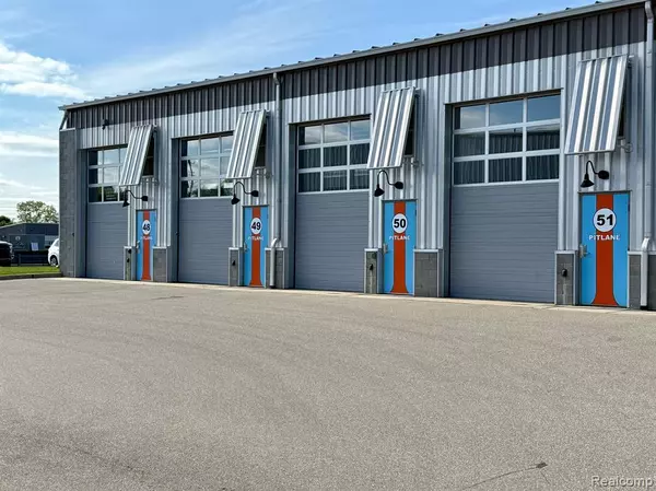 Pontiac, MI 48341,50 PIT Lane