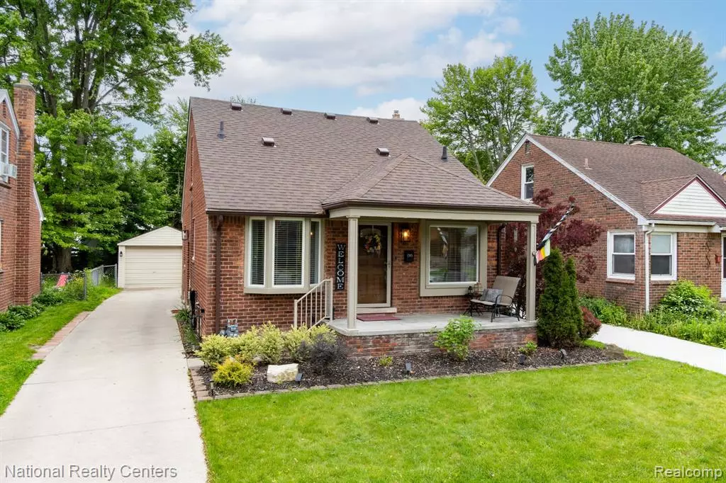 Grosse Pointe Woods, MI 48236,1395 ALINE Drive