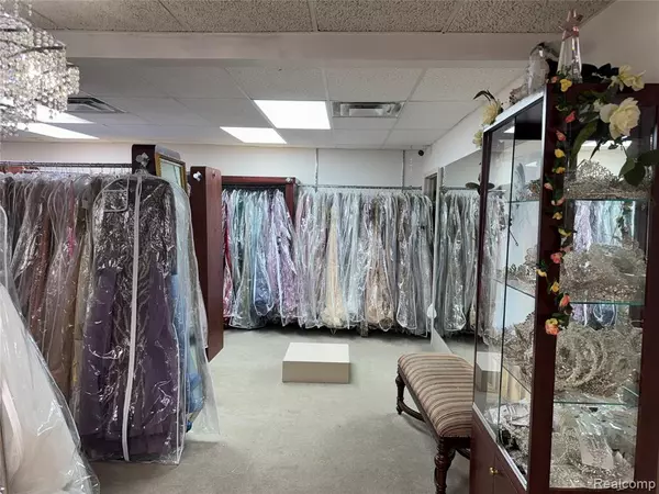 Dearborn, MI 48126,5050 E Greenfield Road