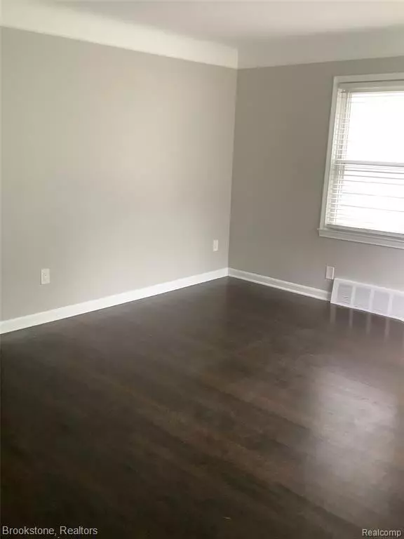 Royal Oak, MI 48067,113 S Minerva Avenue