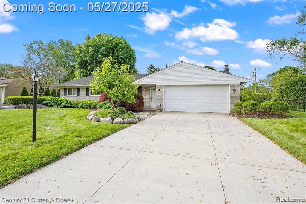 24018 Glen Ridge Court, Novi, MI