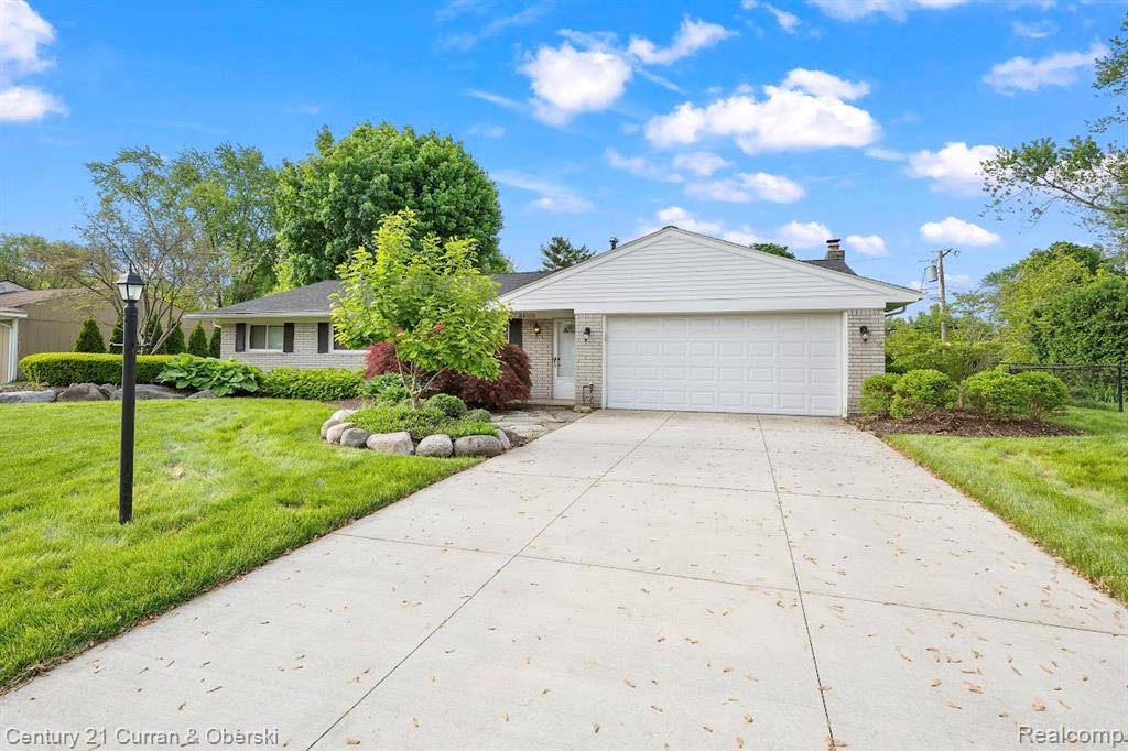 24018 Glen Ridge Court, Novi, MI