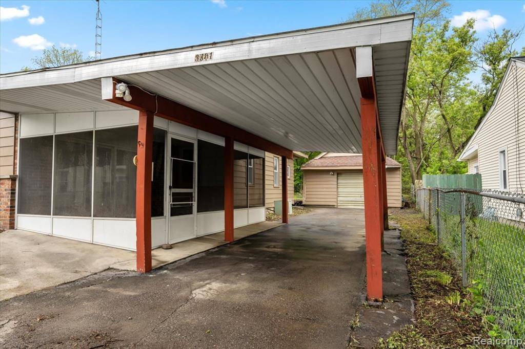 Flint, MI 48506,3301 S Kearsley Boulevard