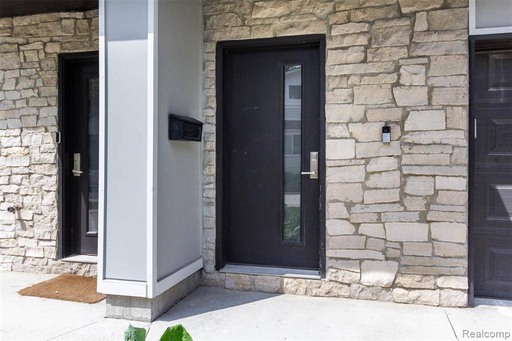 Royal Oak, MI 48067,123 Mason Court