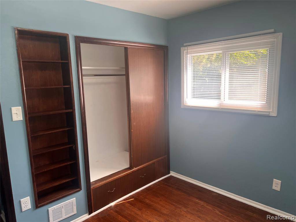 Oak Park, MI 48237,23230 Rensselaer Street