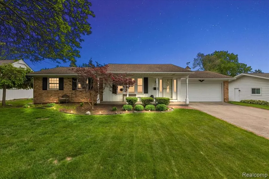 7188 Vicksburg Circle, Shelby Twp, MI 48317