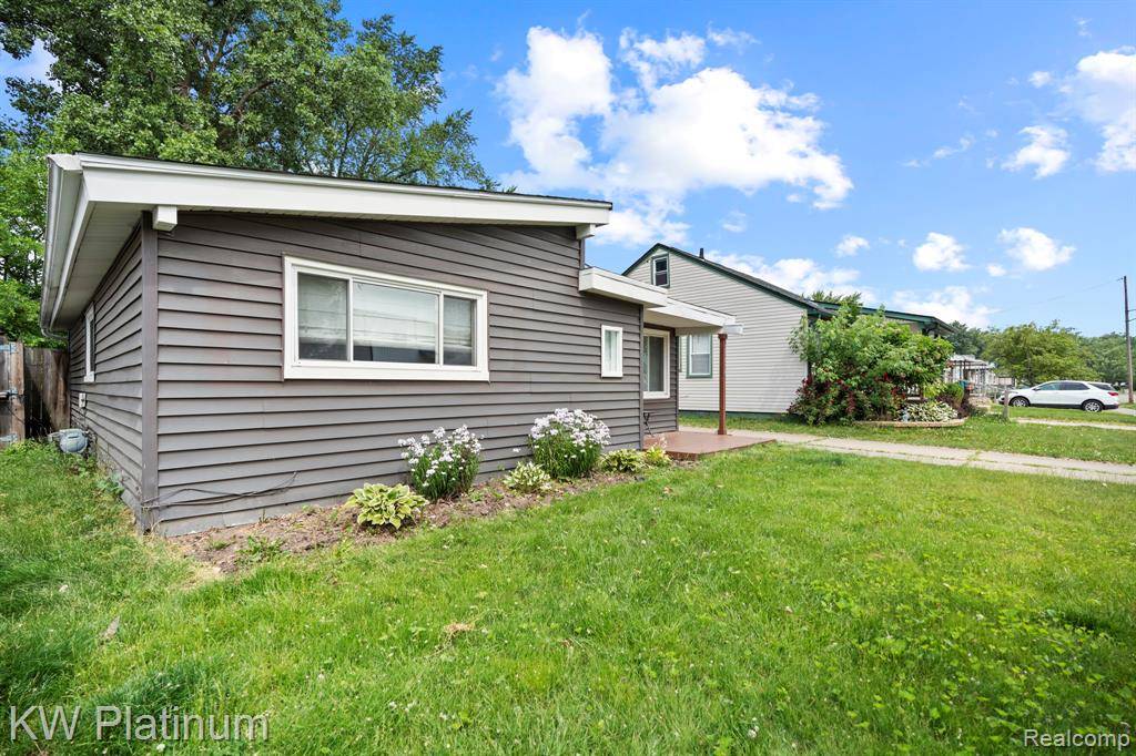 Hazel Park, MI 48030,23377 Melville Avenue