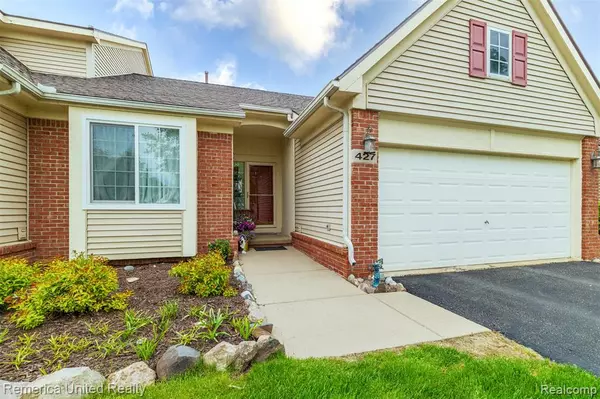 Howell, MI 48843,427 Lilly View Court