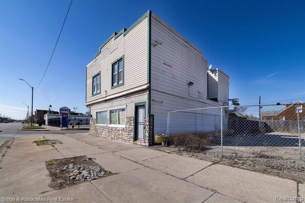 Detroit, MI 48228,18550 W Warren Avenue