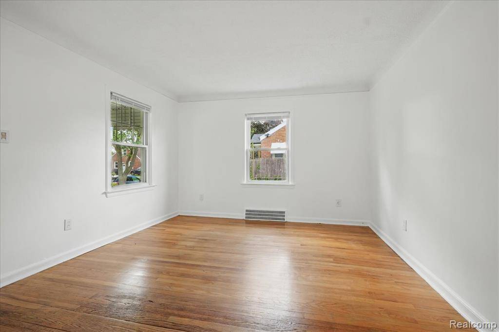 Ferndale, MI 48220,690 E Chesterfield Street