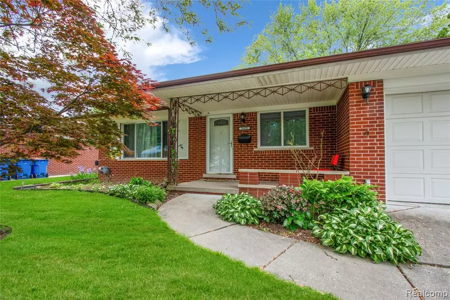 31835 Wellston Drive, Warren, MI 48093