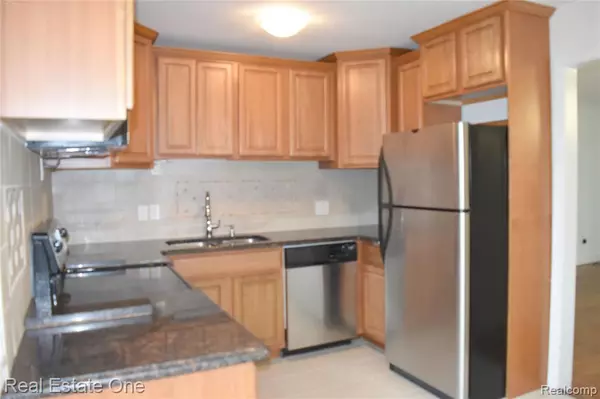 Royal Oak, MI 48073,4030 W 13 Mile Road