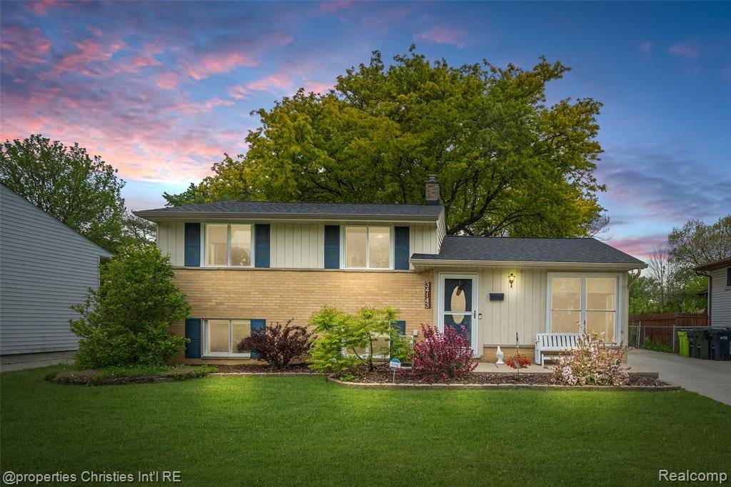 34143 Zimmer Drive, Sterling Heights, MI 48310