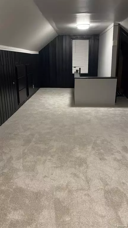 Harper Woods, MI 48225,19146 Kingsville Street