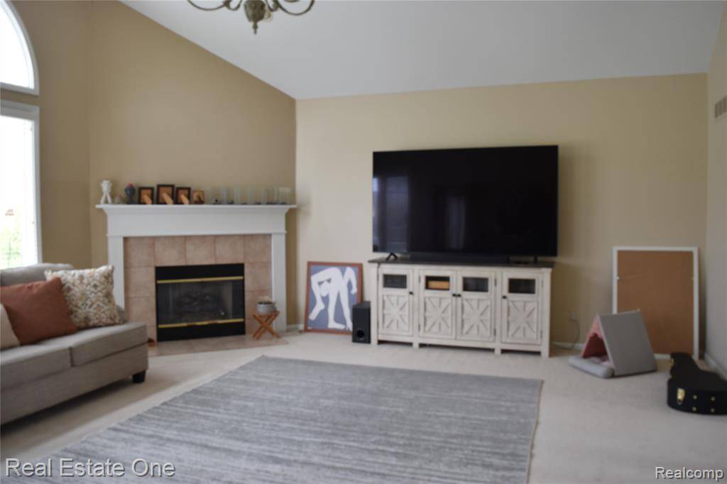 Rochester Hills, MI 48307,1935 S Shore Drive