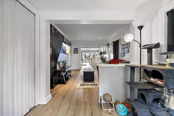 Ferndale, MI 48220,1942 E Troy Street