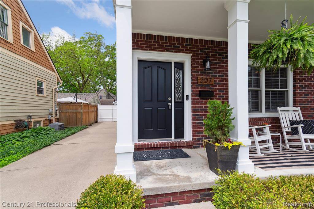 Royal Oak, MI 48067,307 Fairgrove Avenue