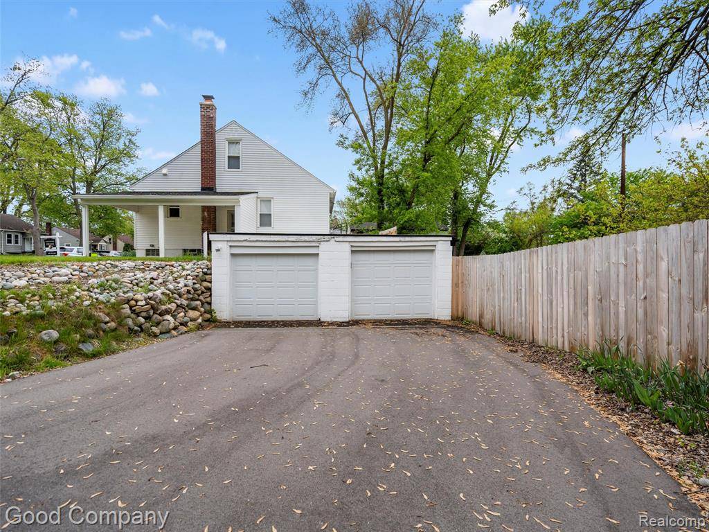 Pontiac, MI 48341,230 Dick Avenue