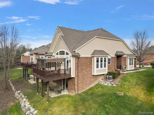 Clinton Twp, MI 48036,21118 LILAC Lane