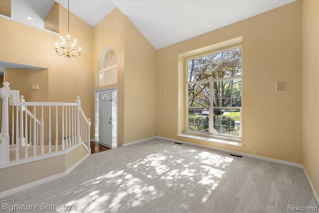 Novi, MI 48377,31190 Kingsley Court