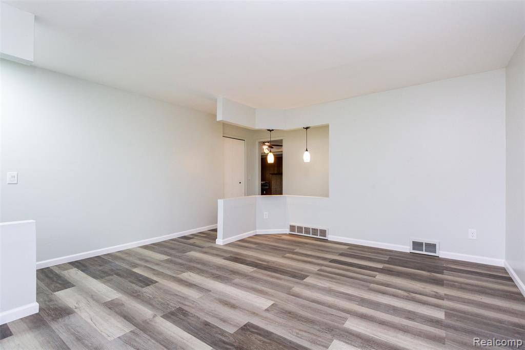 Warren, MI 48088,27322 NEWPORT Drive